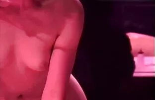 XXX Des blondes lesbiennes sexy s'amusent aflam pour nou avec quelques gros jouets