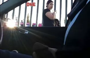 XXX Elle le trouve en train pournou gratuite de baiser une grosse salope par derrière