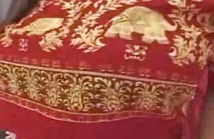 XXX Une ado chaude et les film pournou flexible joue avec son trou du cul